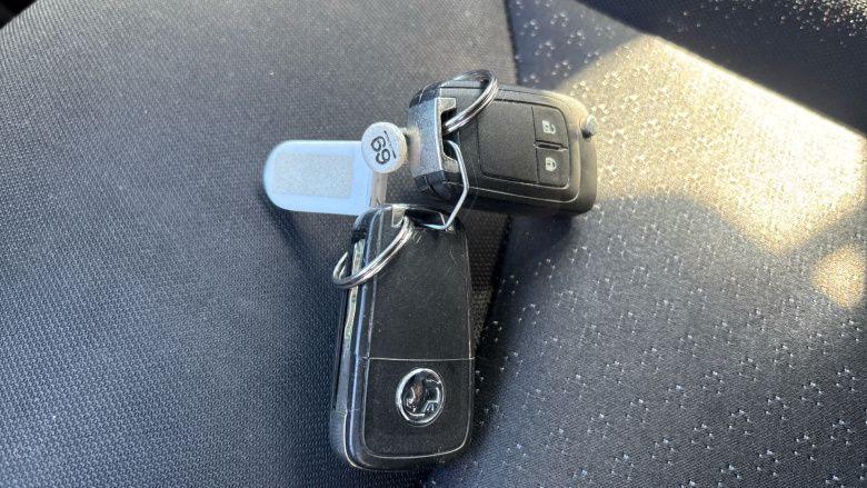 Vauxhall Viva 1.0 SE 5dr Petrol Hatchback